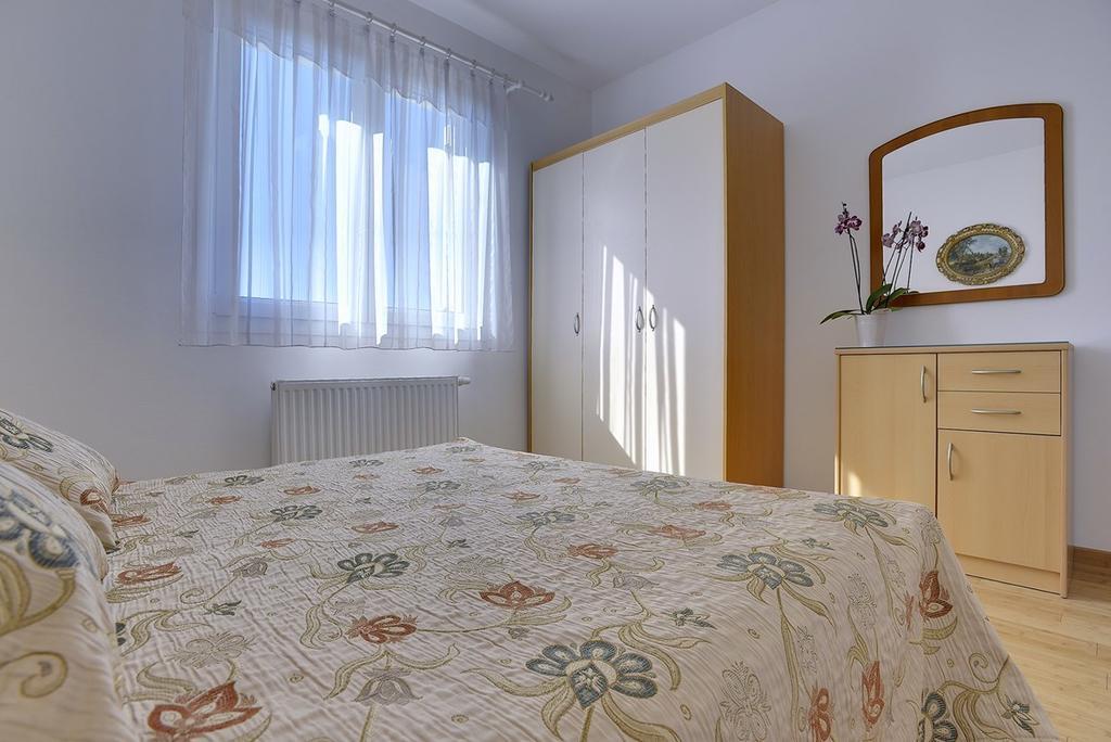 Apartment Bella Pula Luaran gambar