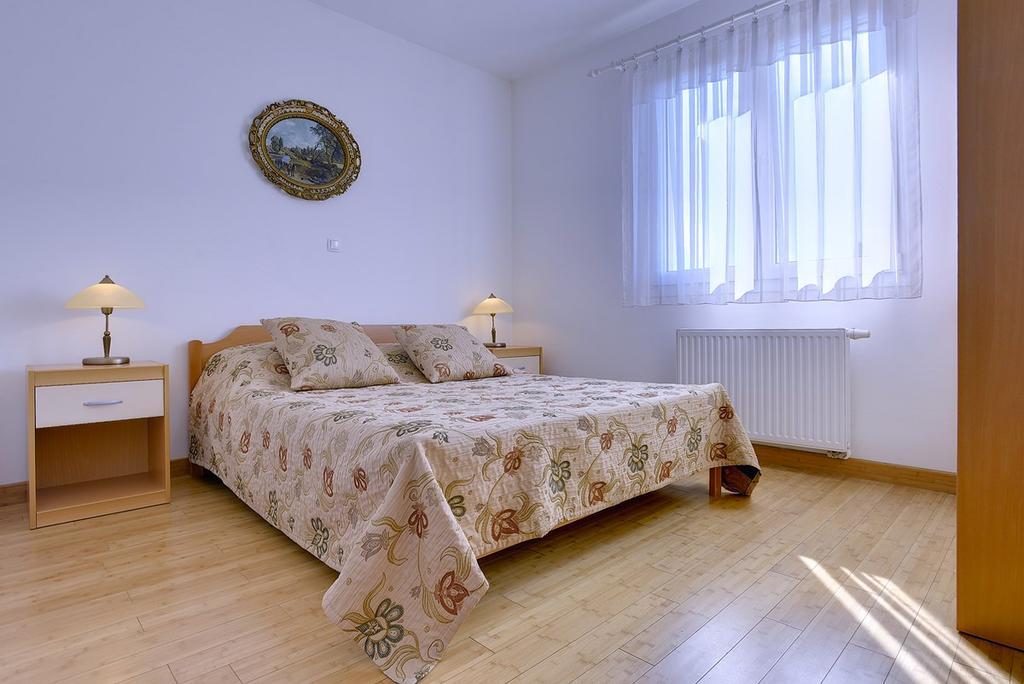 Apartment Bella Pula Luaran gambar